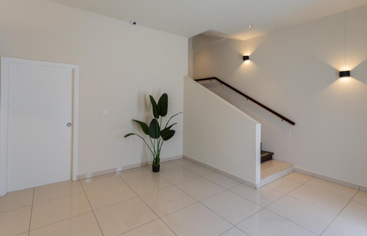 Oranjestad City Suites Екстериор снимка